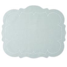 Load image into Gallery viewer, Scalloped Linen Placemat
