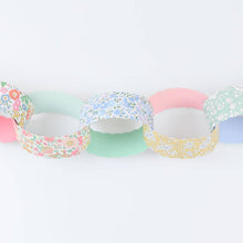 Load image into Gallery viewer, Liberty Scalloped Paper Chains
