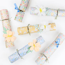 Load image into Gallery viewer, Liberty Party Crackers
