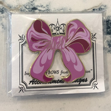 Load image into Gallery viewer, Bow Needle Minder
