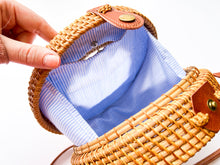 Load image into Gallery viewer, Round Wicker Bags
